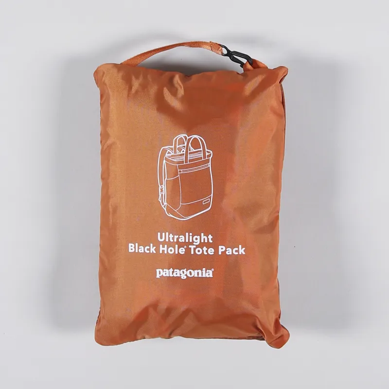 Patagonia Ultralight Black Hole Tote Pack Wavy Blue-2