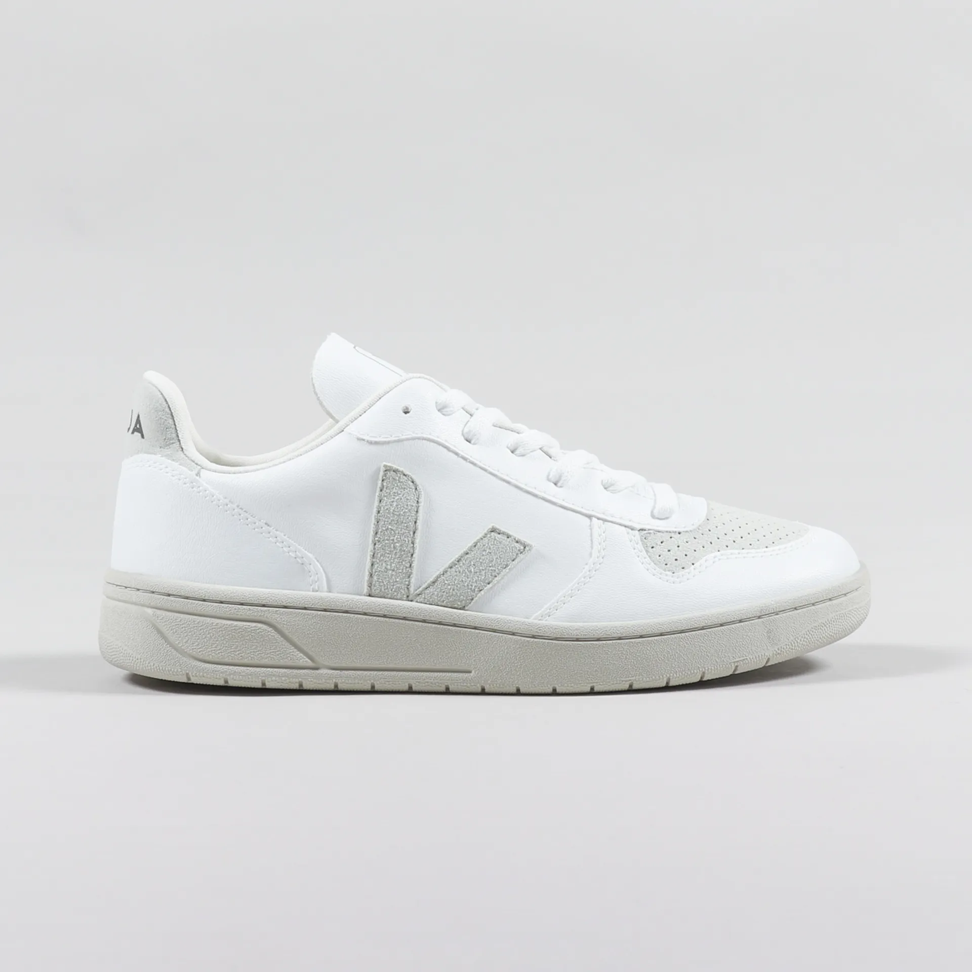 Veja Sneakers Mens Vegan V-10 CWL Shoes White Natural