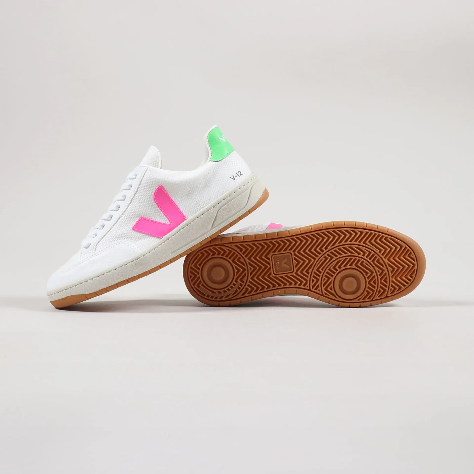 B Mesh Veja Pink Green Veja V-12 B-Mesh Shoes White Sari Absinthe