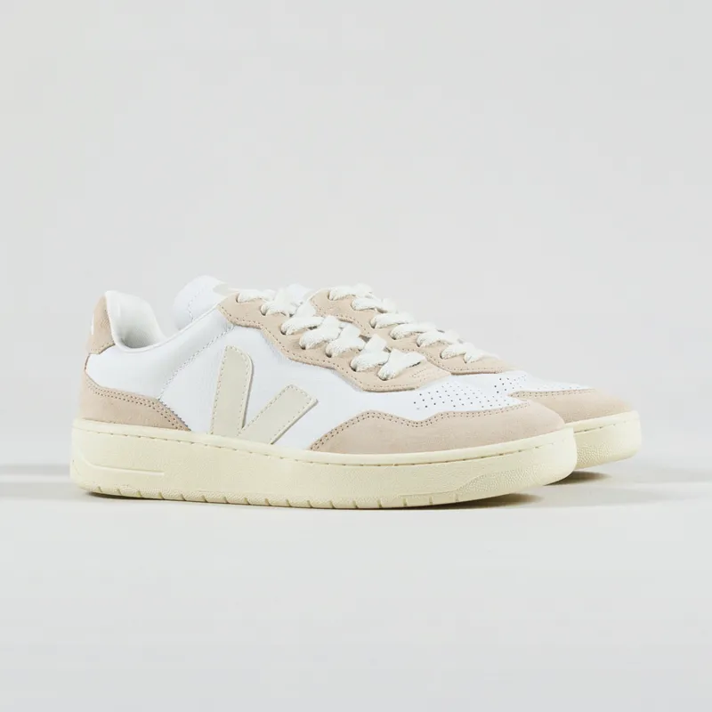 VEJA★V-90 LEATHER★兼用★EXTRA WHITE PIERRE Amazon.com | VEJA Women's V-90 Sneaker, Cashew/Pierre, 4