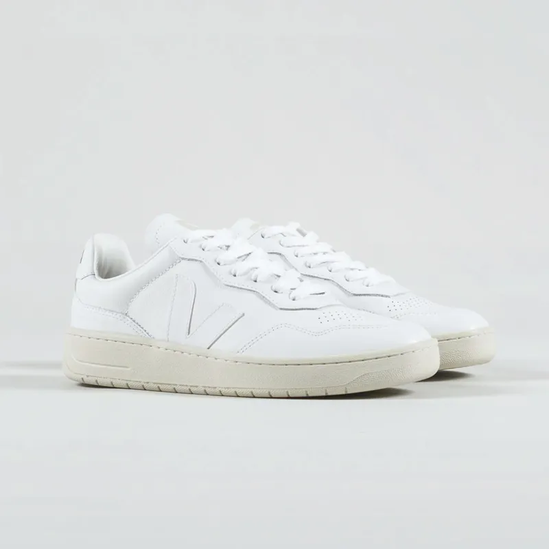 Veja Womens V-90 Leather Shoes Extra White