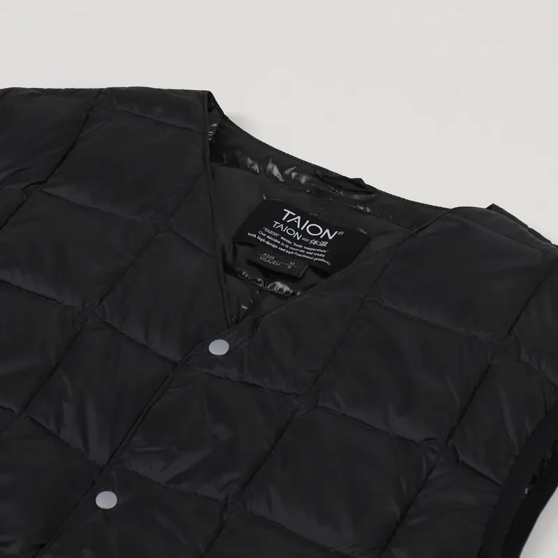 Taion V Neck Button Down Vest Black-4