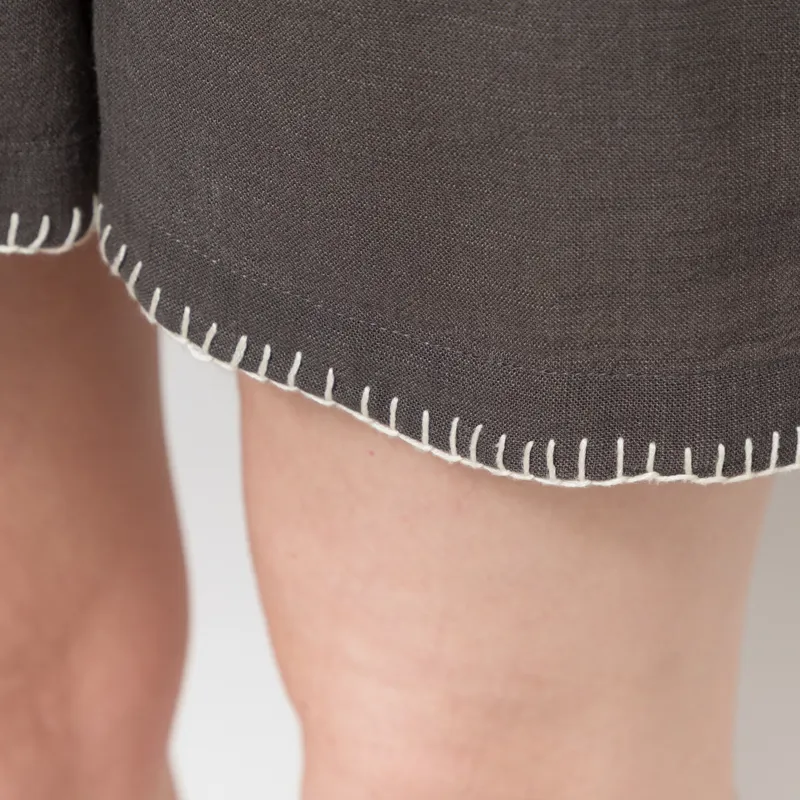 Indi and Cold Womens Elastic Short Pant Carbon-6