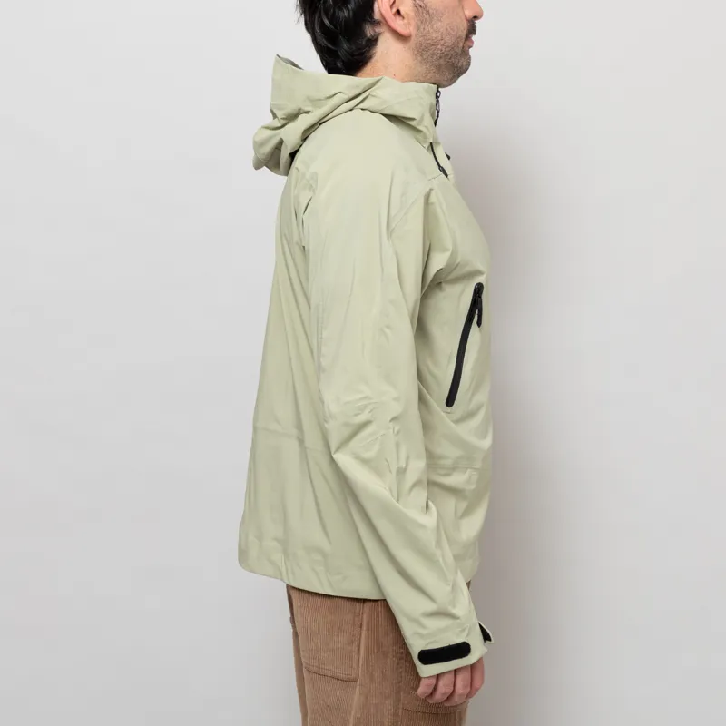 66 North Snaefell Shell Jacket Oat Grains-4