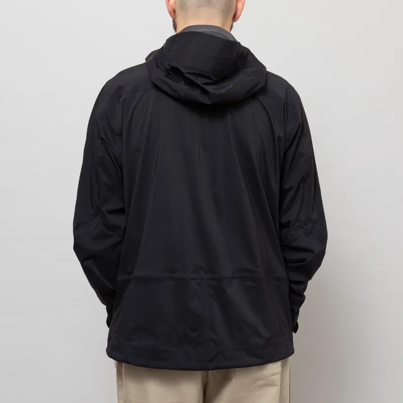 66 North Snaefell Shell Jacket Black-5