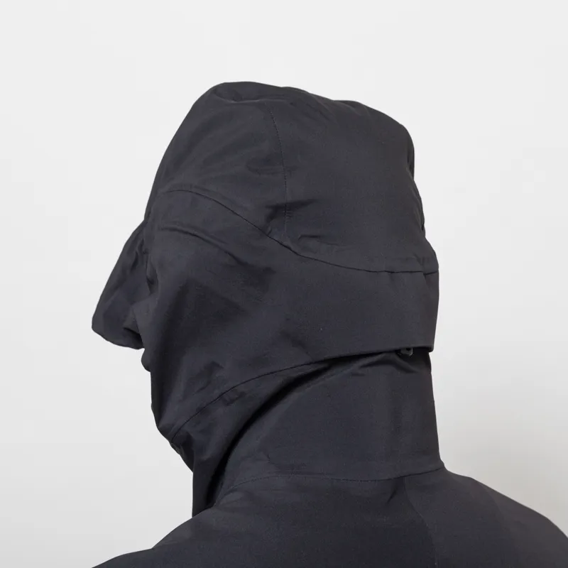 66 North Snaefell Shell Jacket Black-9