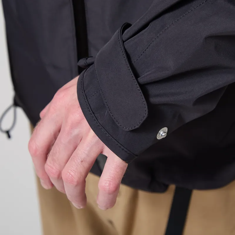 66 North Dyngja Shell Jacket Black-10