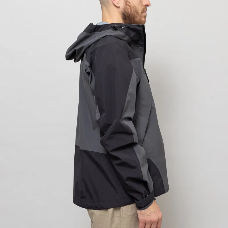 66 North Dyngja Shell Jacket Black-6