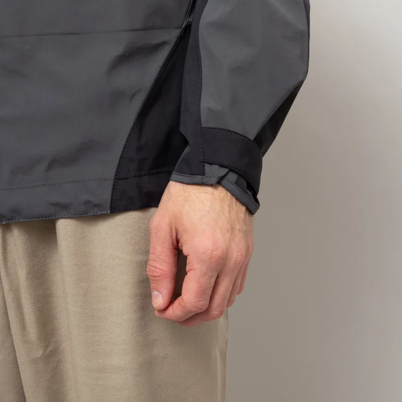 66 North Dyngja Shell Jacket Black-12