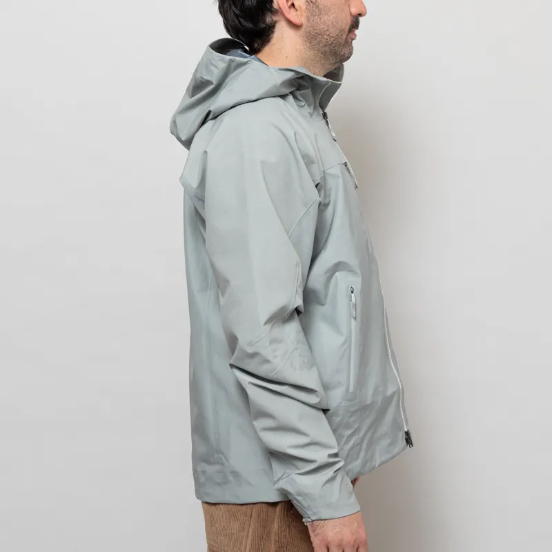 66 North Hornstrandir GORE-TEX Pro Jacket Grey Sky-5