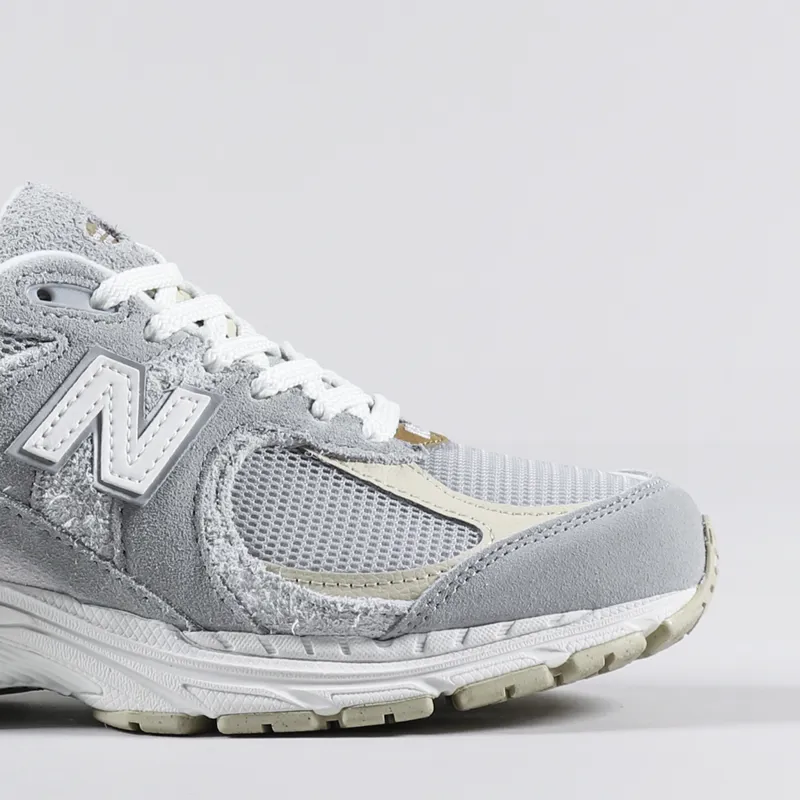 New Balance Womens 2002R Shoes Concrete Sandstone Grey Matter