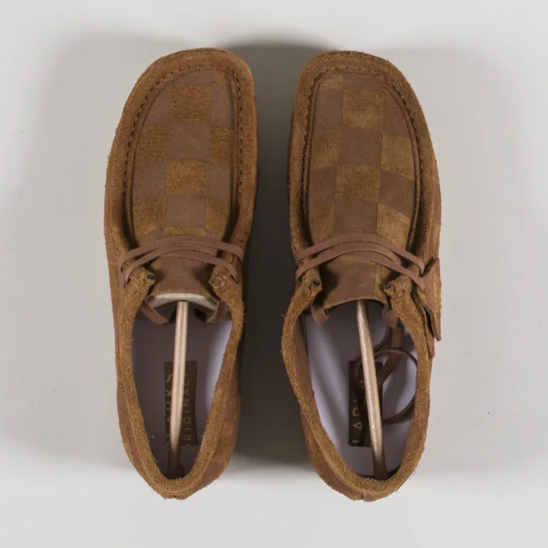 Clarks Originals Wallabee Shoes Cola Check Suede-1