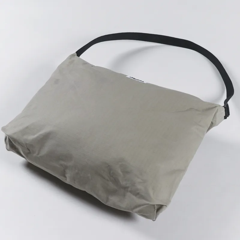 WAWWA Water Resistant Messenger Bag Stone Grey-6