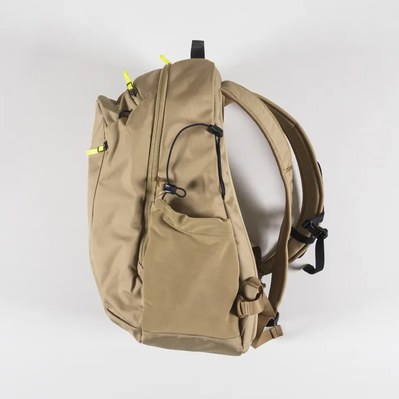 Arc'teryx Mantis 26L Backpack Canvas Euphoria-2