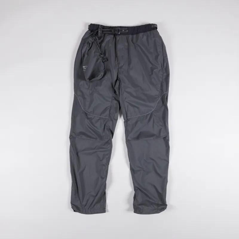MAISON KITSUNE × and wanderナイロンパンツ Maison Kitsune（メゾンキツネ）の「MK x AND WANDER ULTRA LIGHT