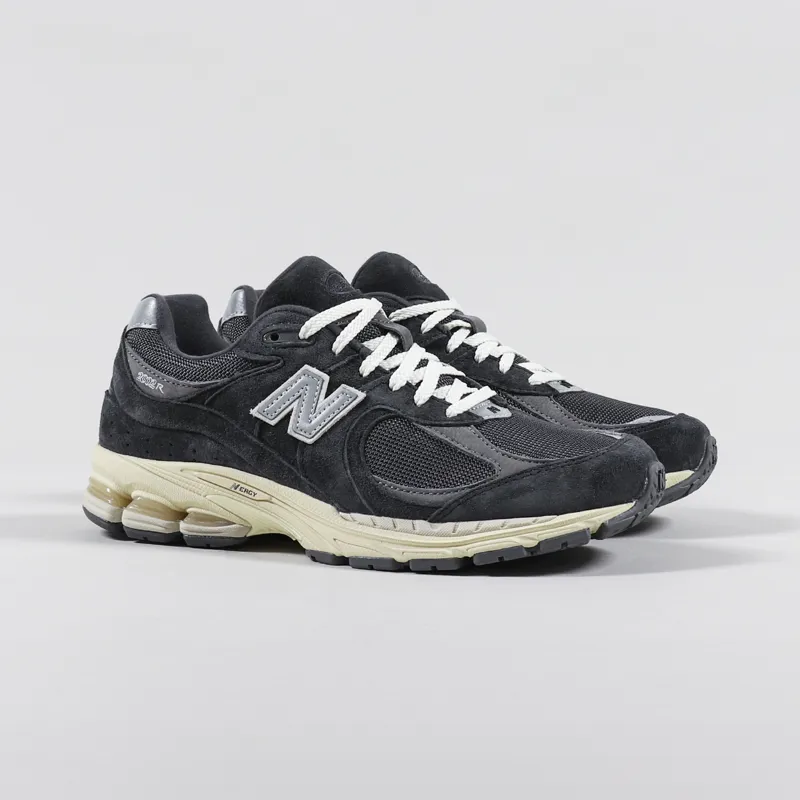 New balance phantom. New Balance 2002r Black Phantom. New Balance Phantom 2002r Protection. Нью беланс 2002 Phantom.