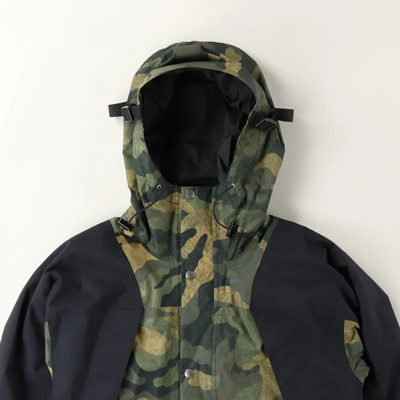 The North Face 1994 Seasonal Retro Mountain Light Jacket Camo