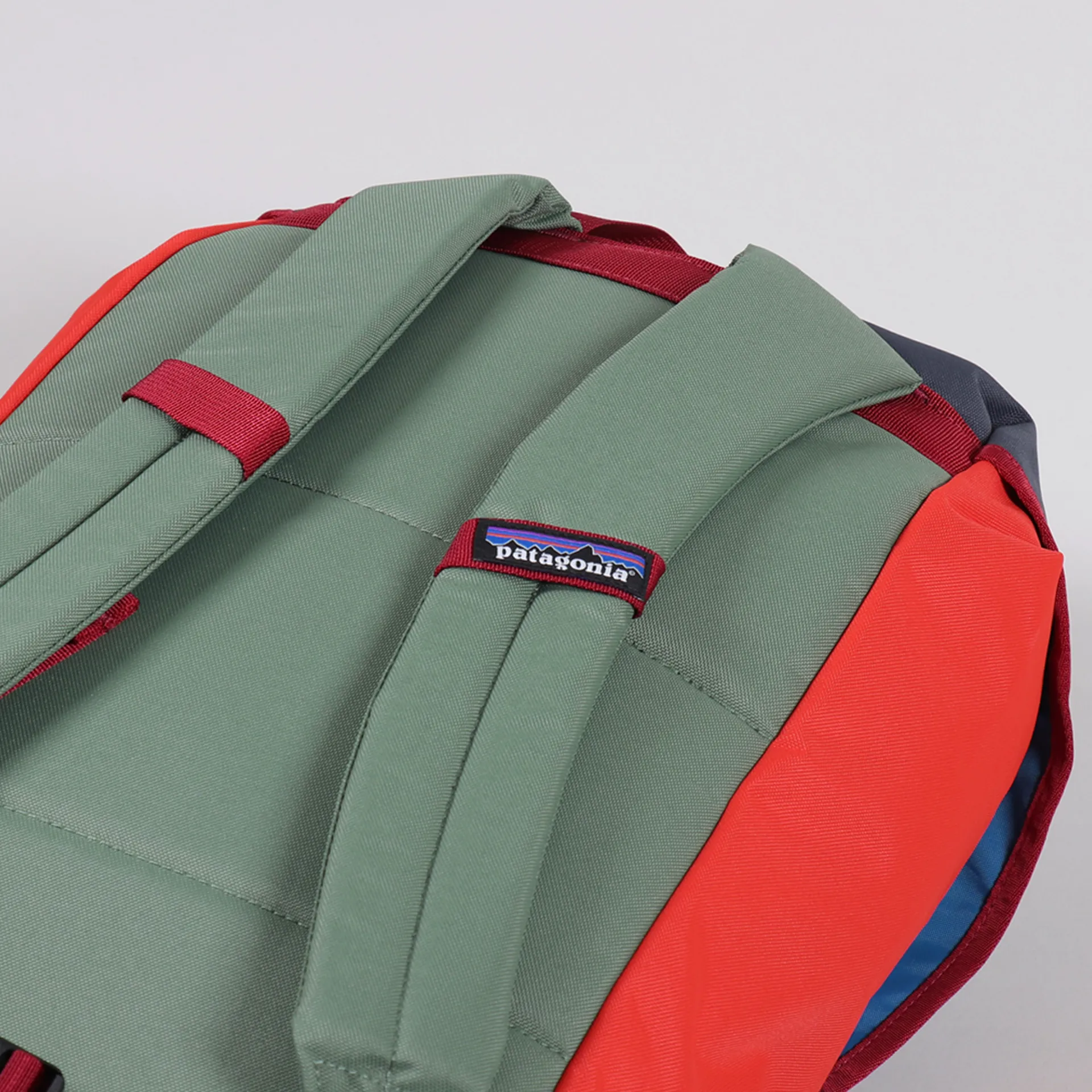 Patagonia Arbor Classic Pack in Catalan Coral. Patagonia Arbor Classic Pack 25L Patchwork Catalan Coral Red main image 2