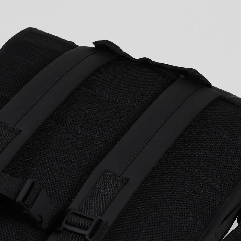 Rains Buckle Rolltop Rucksack Black-5