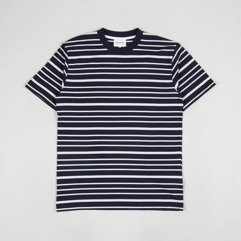 美品 MENS MARINE STRIPE HIGH NECKBRIEFING Norse Projects Mens SS Johannes Mariner Stripe T Shirt Navy