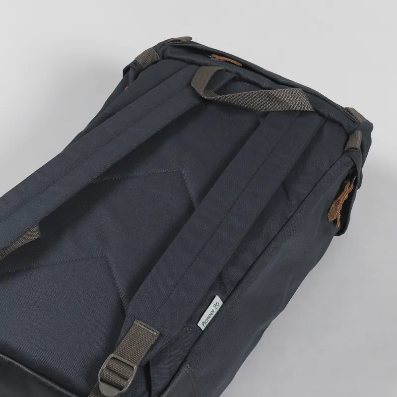 Lowe Alpine Pioneer 26 Pack Ebony-4