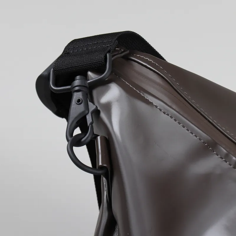 Rains Weekend Bag Shiny Brown-3