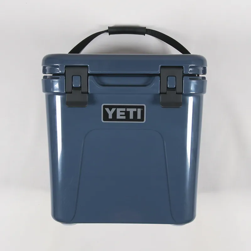YETI Roadie 24 Navy-5