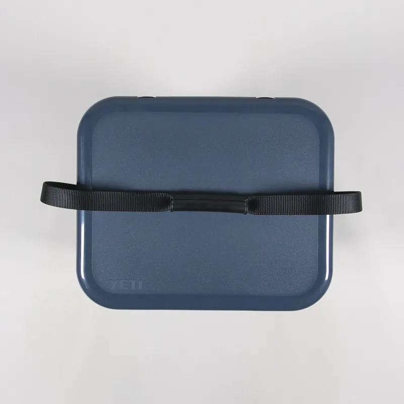 YETI Roadie 24 Navy-12