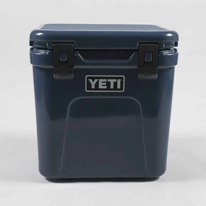 YETI Roadie 24 Navy-10