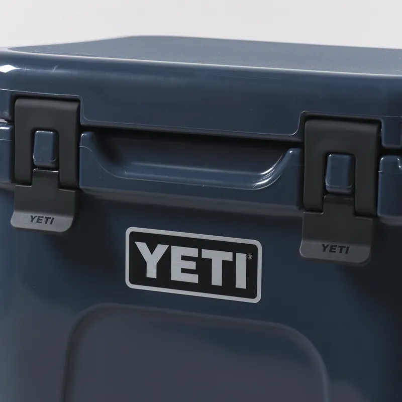 YETI Roadie 24 Navy-9