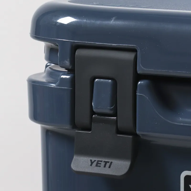 YETI Roadie 24 Navy-8