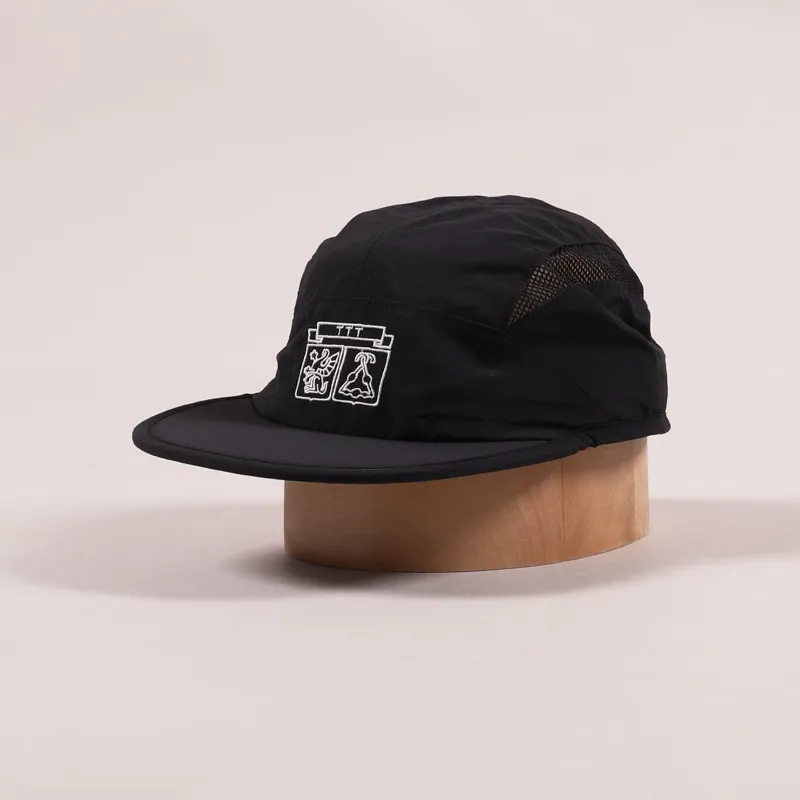 THE TRILOGY TAPES TECH RUNNING CAP 新品 THE TRILOGY TAPES TECH RUNNING CAP 新品 - メルカリ