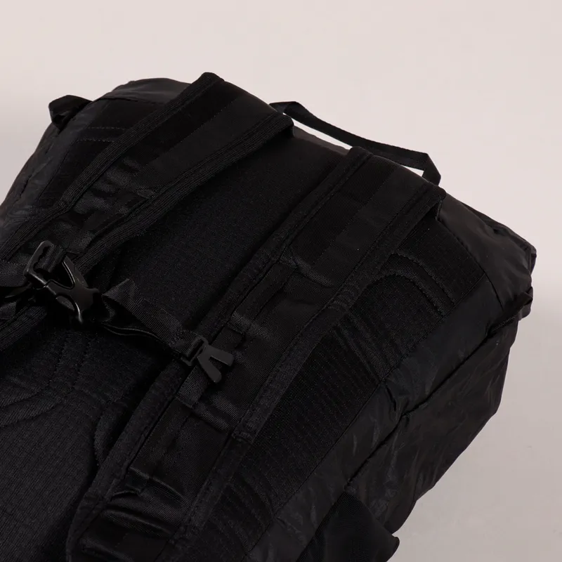 Patagonia Ultralight Black Hole Pack 20L Black-4