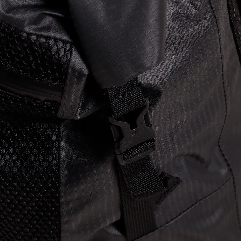 The North Face Waterproof Rolltop Bag Black-6