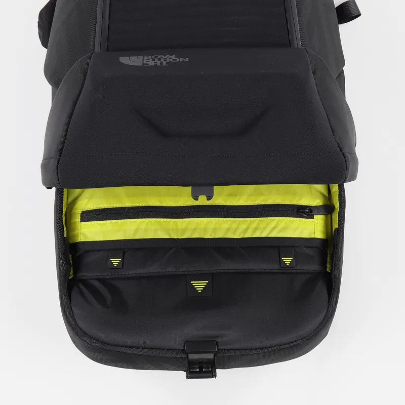 kop Ondoorzichtig Het beste The North Face Access 22 Litre Capacity Back Pack Black