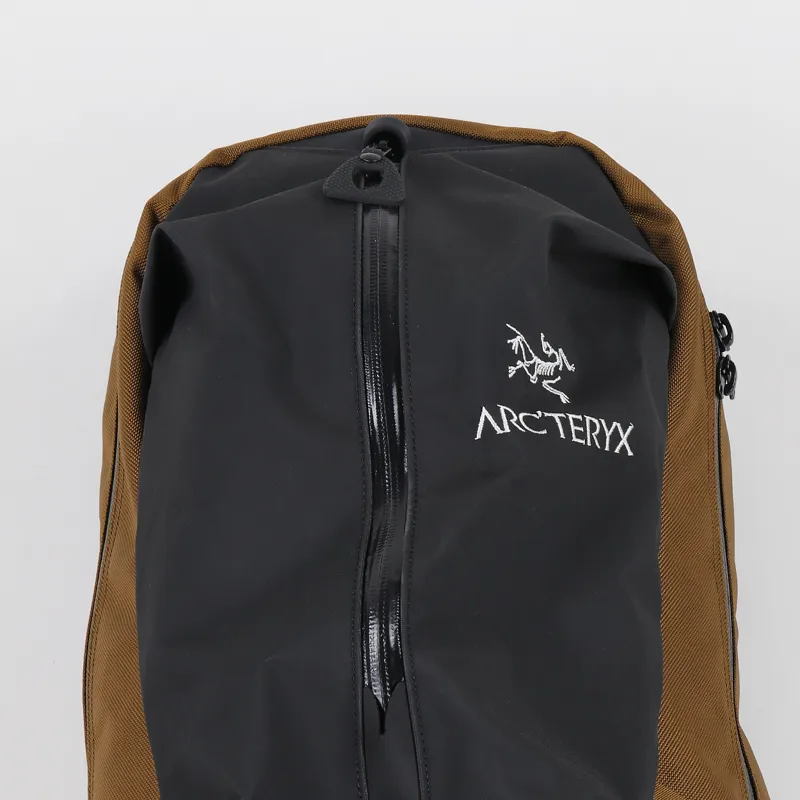 アークテリクス　ビームス　リュック　アロー22 ブラウン　ARC'TERYX Arcteryx Outdoor Arro 22 Backpack Rucksack Bag Caribou Brown