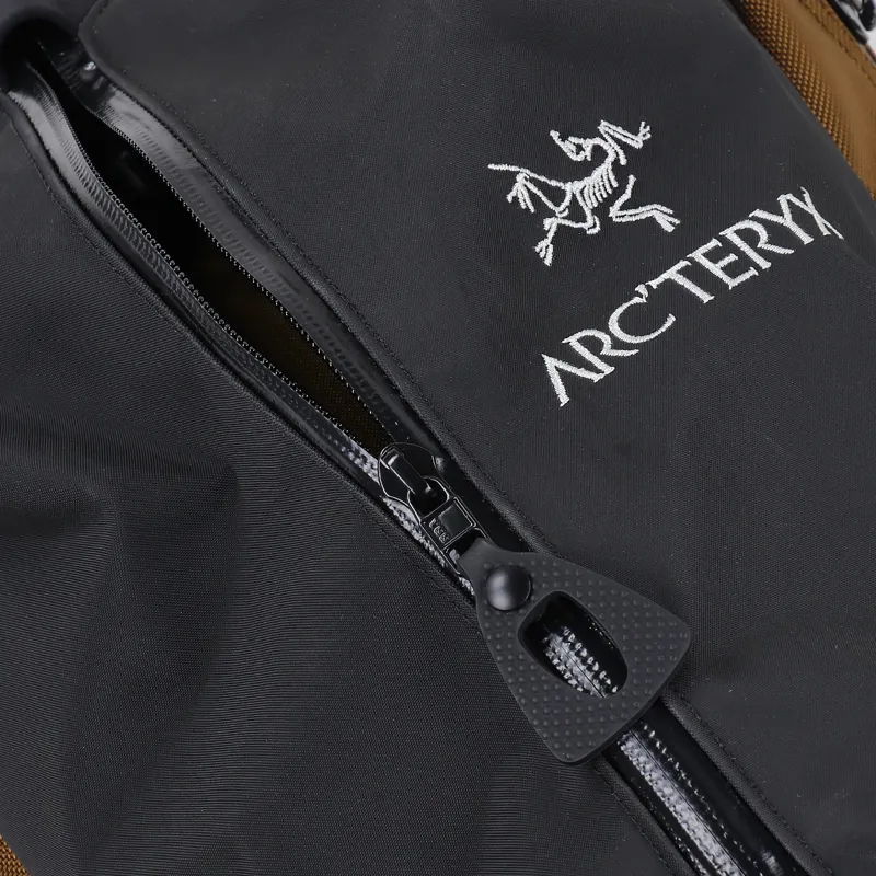 Arcteryx Arro 22 Backpack Caribou-2