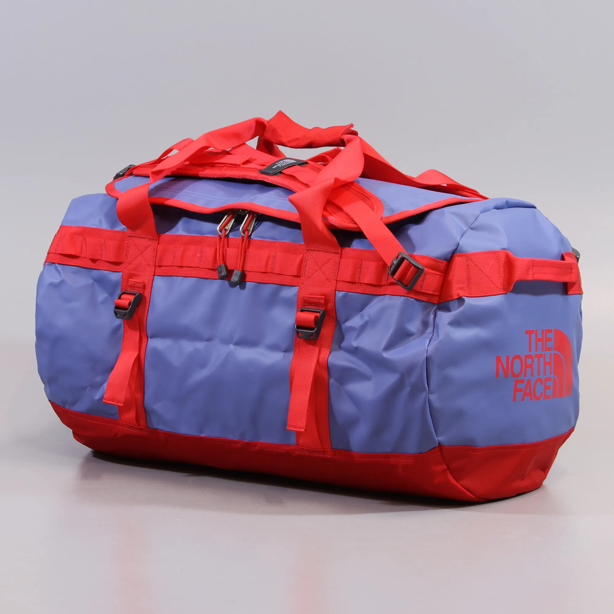The North Face Base Camp Duffel Bag M Vintage Blue Tomato Red