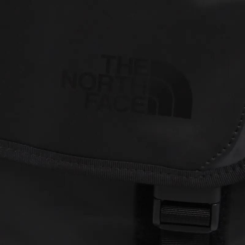 The North Face Base Camp Messenger Bag Medium Black-1
