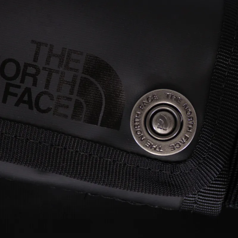 The North Face Base Camp Messenger Bag Medium Black-4