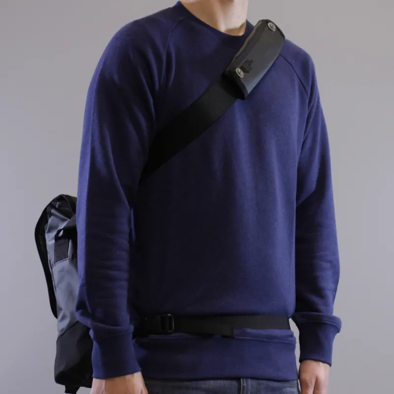 The North Face Base Camp Messenger Bag Medium Black-7