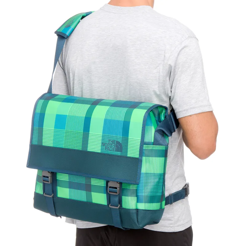 The North Face Base Camp Messenger Bag M - Krypton Green-3
