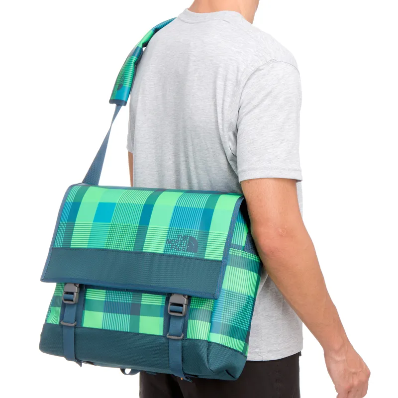 The North Face Base Camp Messenger Bag M - Krypton Green-4