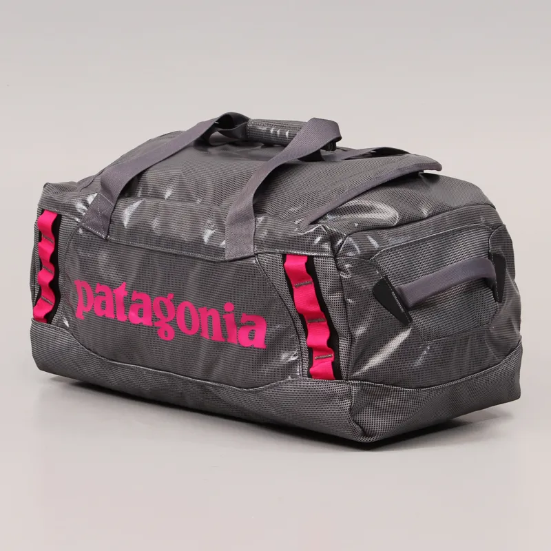 Patagonia Black Hole Duffel 45L Feather Grey Radiant Magenta Bag