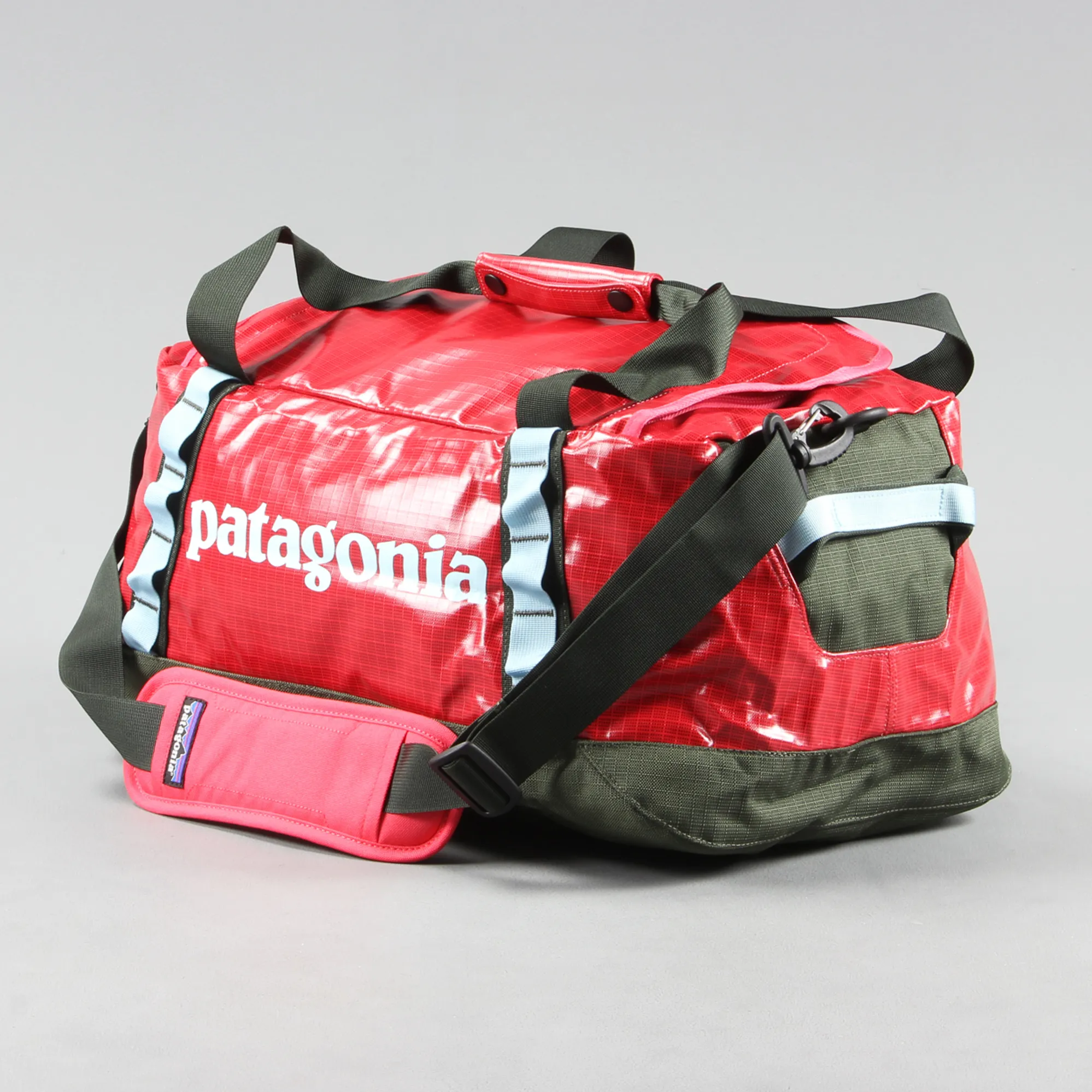 patagonia arbor duffel 45l 60L The BLACK HOLE MLC travel bag from Patagonia is a versatile bag that can meet all your organisation and transport needs New Kit/ Weekender/ Duffle: help