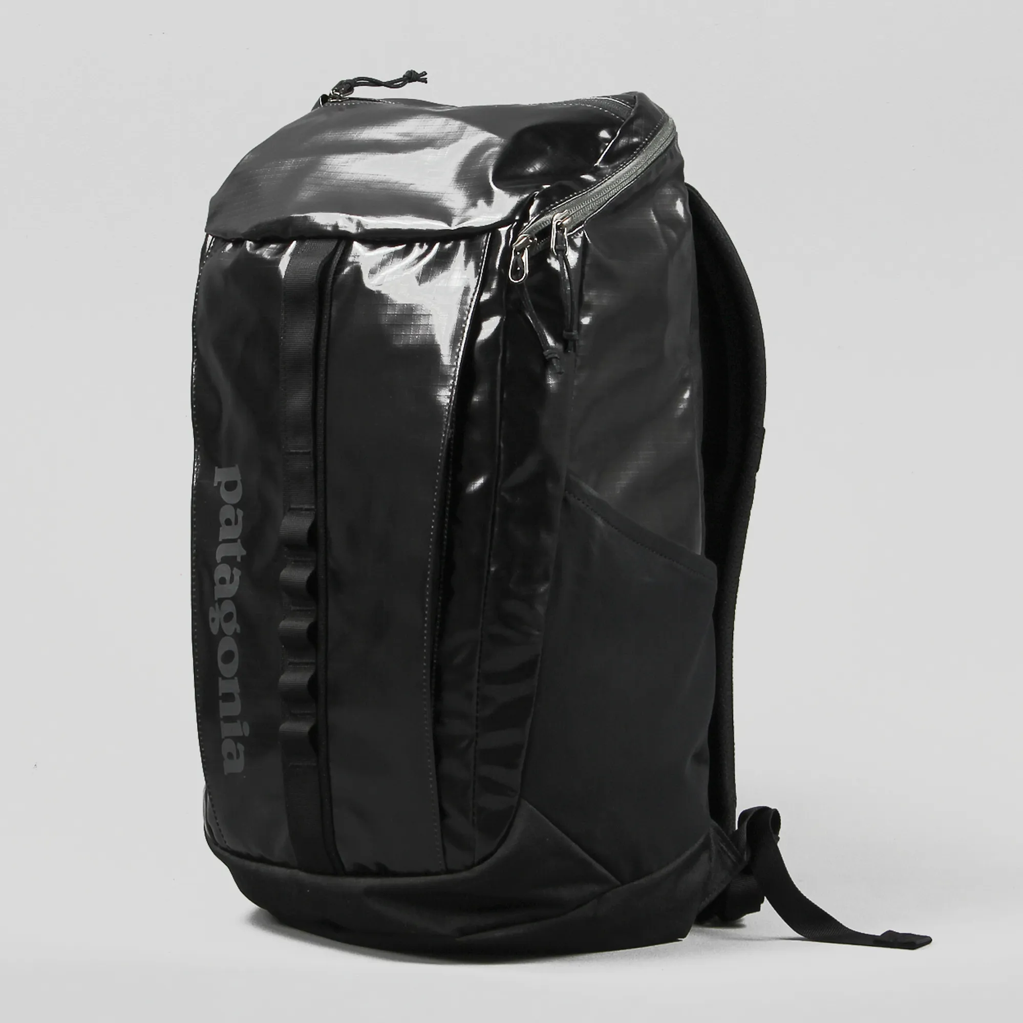 patagonia black hole pack uk 32L Backpack access zippered compartment Patagonia Black Hole Pack 25L