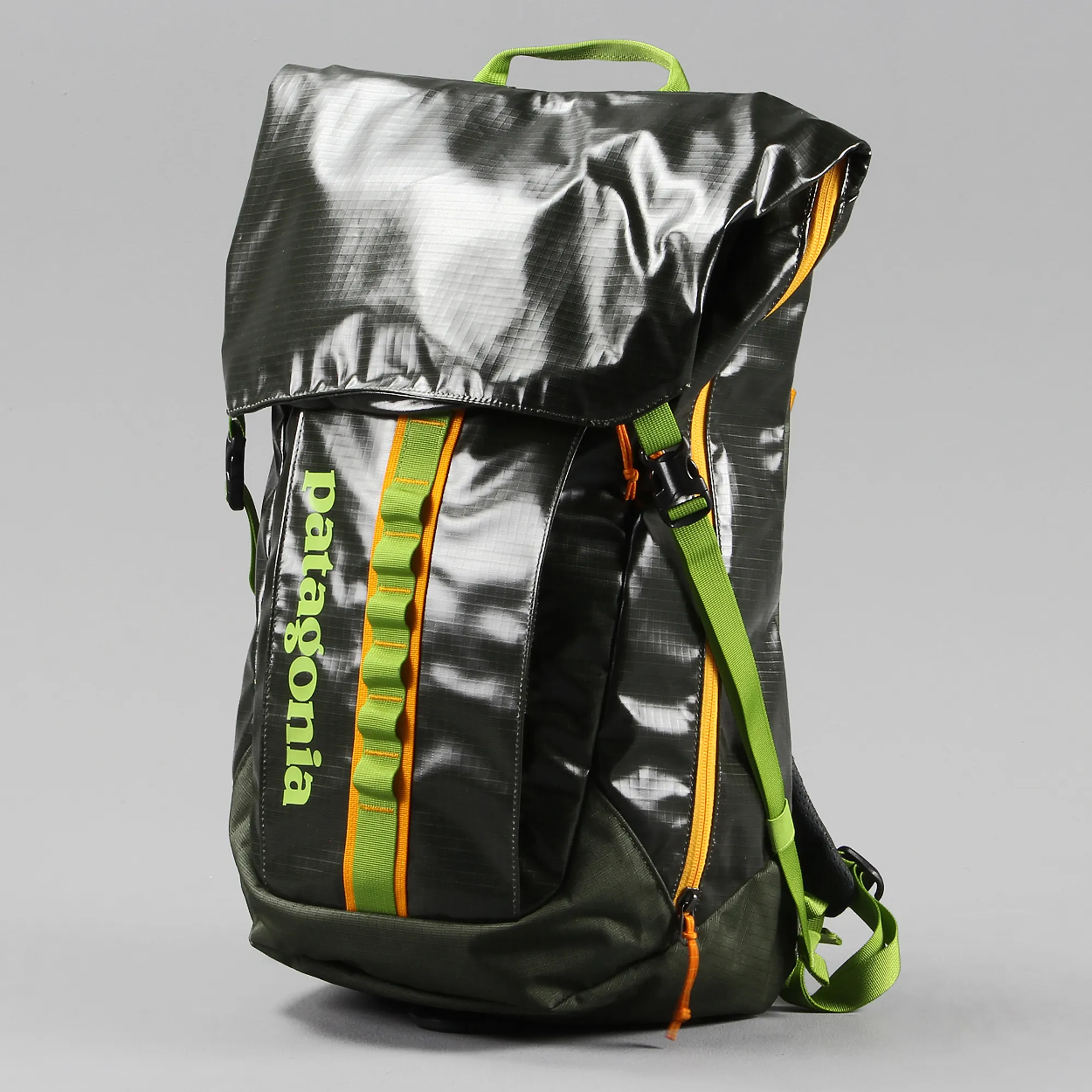 noveau green patagonia black hole pack 32l The Backpacker A mesh back panel provides comfort and increased ventilation Patagonia Black Hole 32L Pack