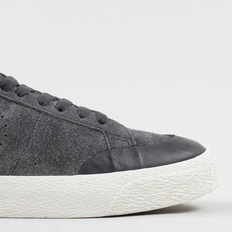 Nike SB Blazer Chukka XT Shoes Anthracite Fir-2