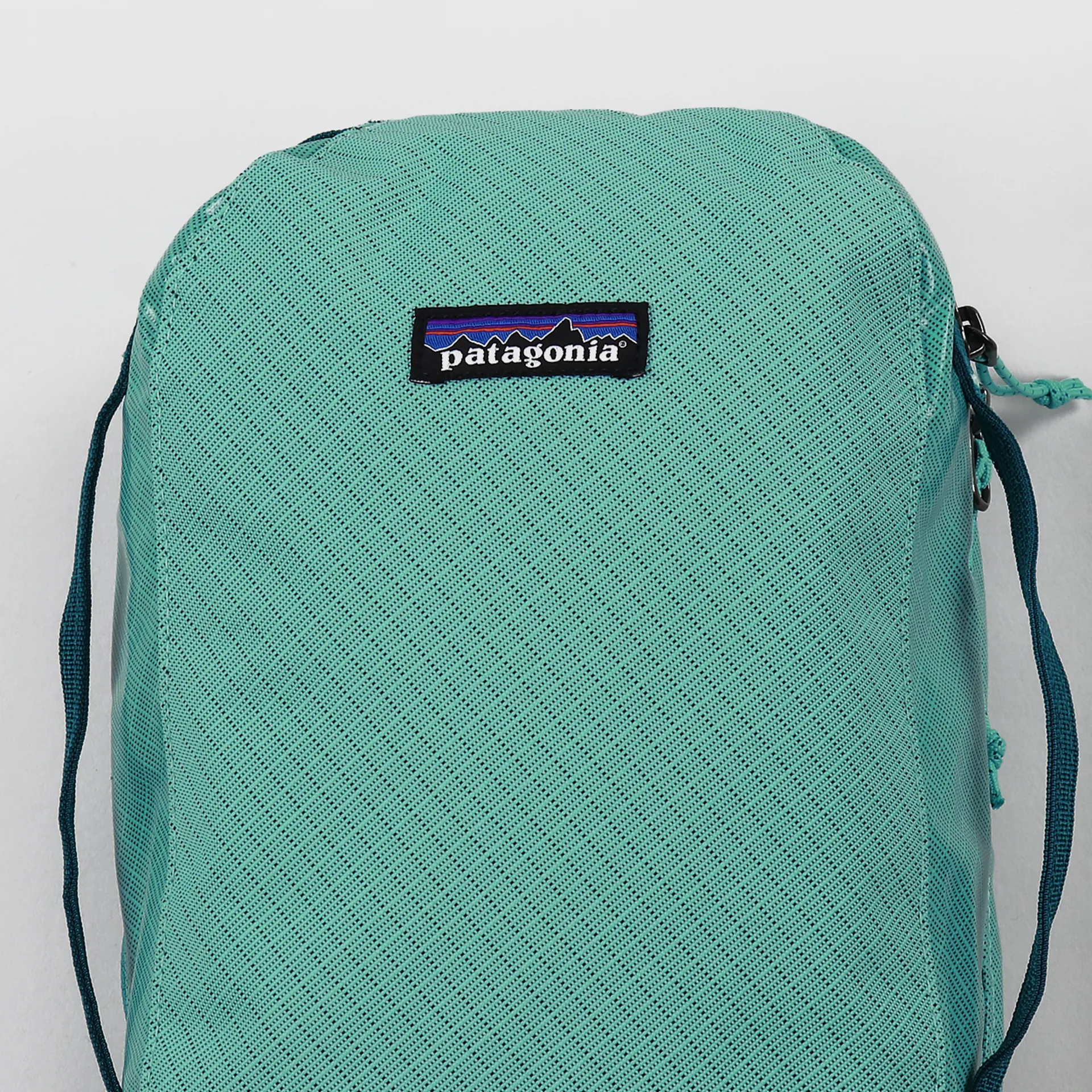 patagonia black hole anacapa blue Cube 6L  Big Sky Anglers liter workhorse organizes your gear and has enough space for a fun Patagonia Black Hole cube -