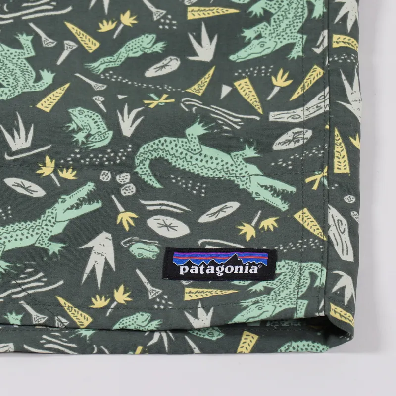 Patagonia Baggies Longs 7 inch Shorts Alligators Kale Green